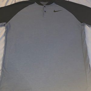 Short sleeve gray & black Nike golf Dri-Fit tee